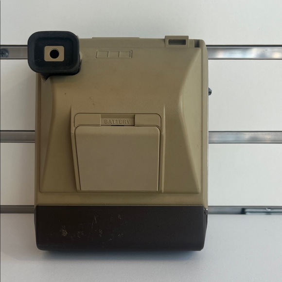 Kodak Partytime Instant Camera - Tan and Black - Picture 4 of 13